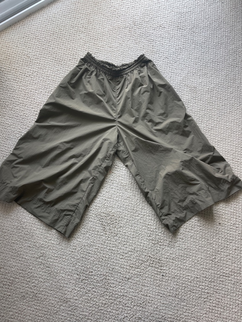 Uniqlo Wide-Leg Olive Green Pants